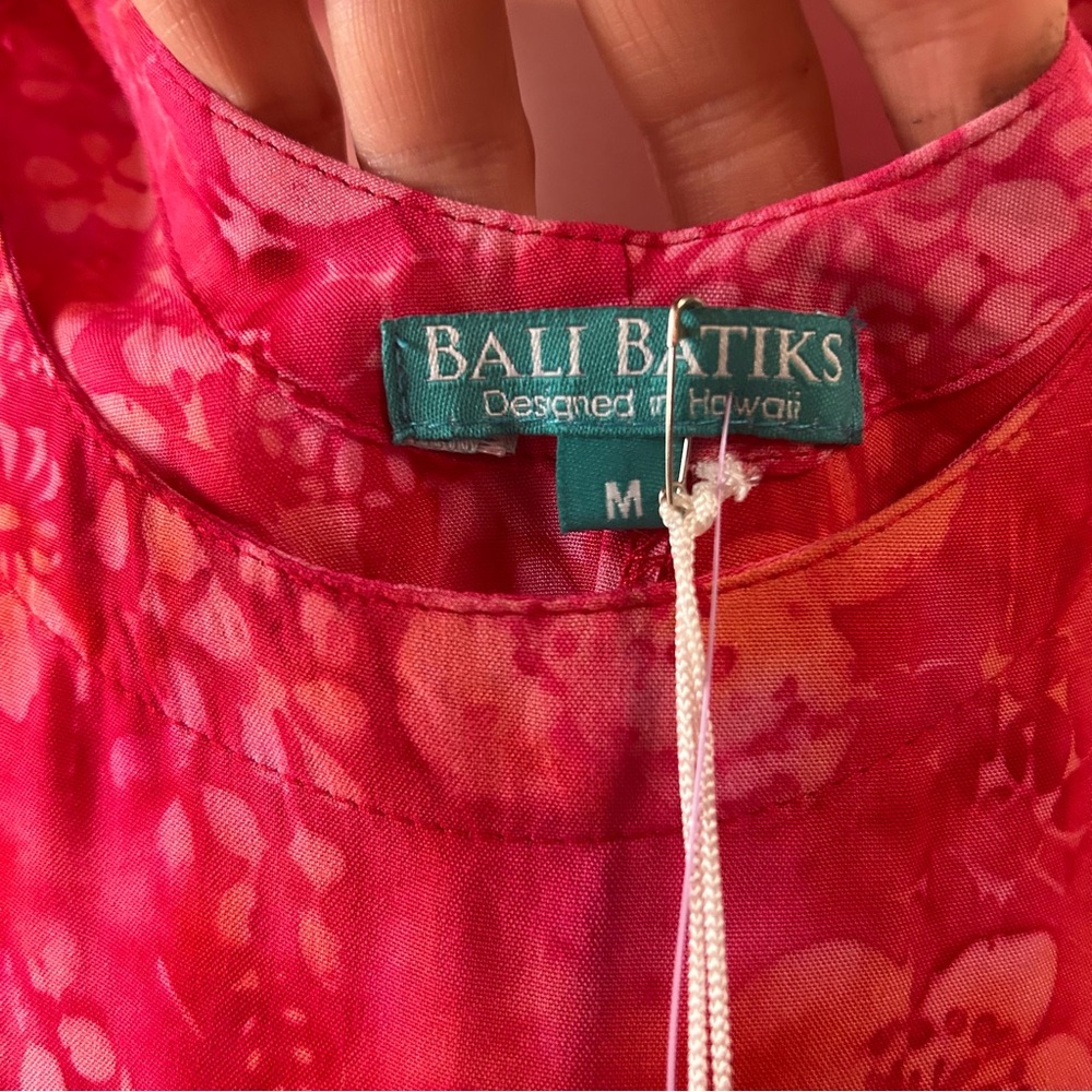 Floral Sleeveless Dress in Vibrant Pink - Picture 2 of 9